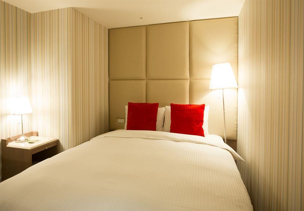 Muzik - Ximen Station Branch Hotel